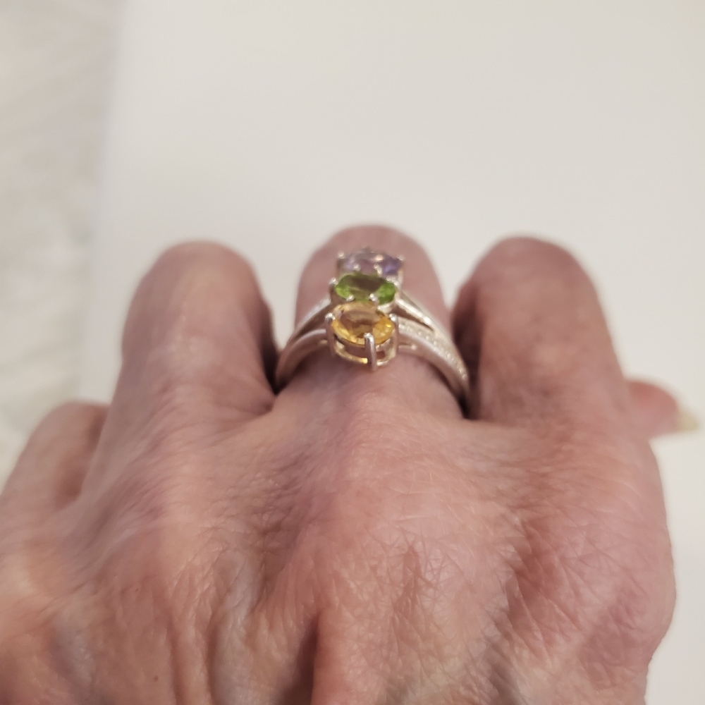 3 stone gemstone ring - Picture 4 of 6